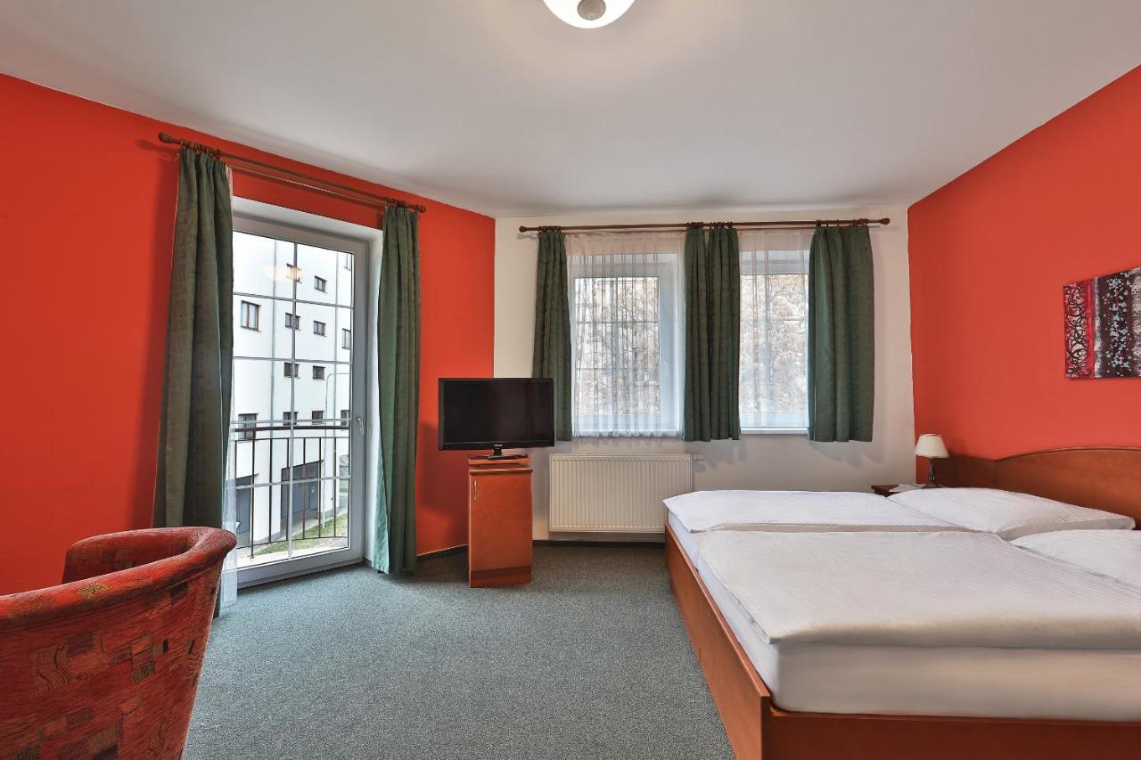 Attic Hotel Praha Bagian luar foto