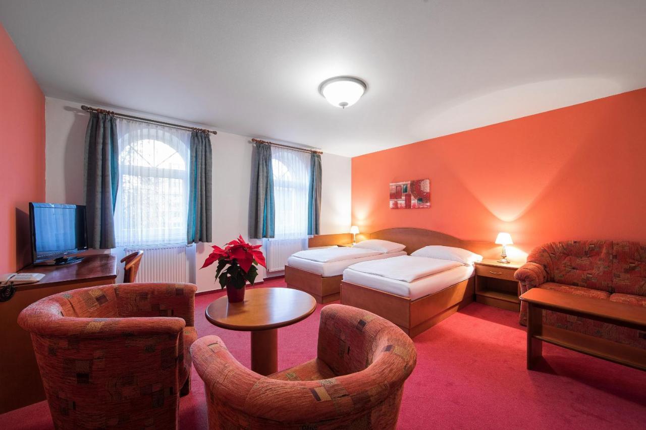 Attic Hotel Praha Bagian luar foto