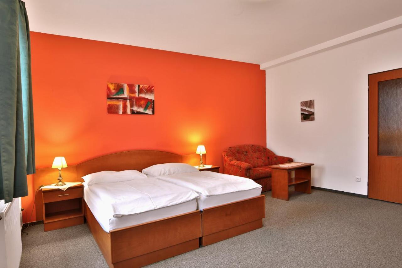 Attic Hotel Praha Bagian luar foto