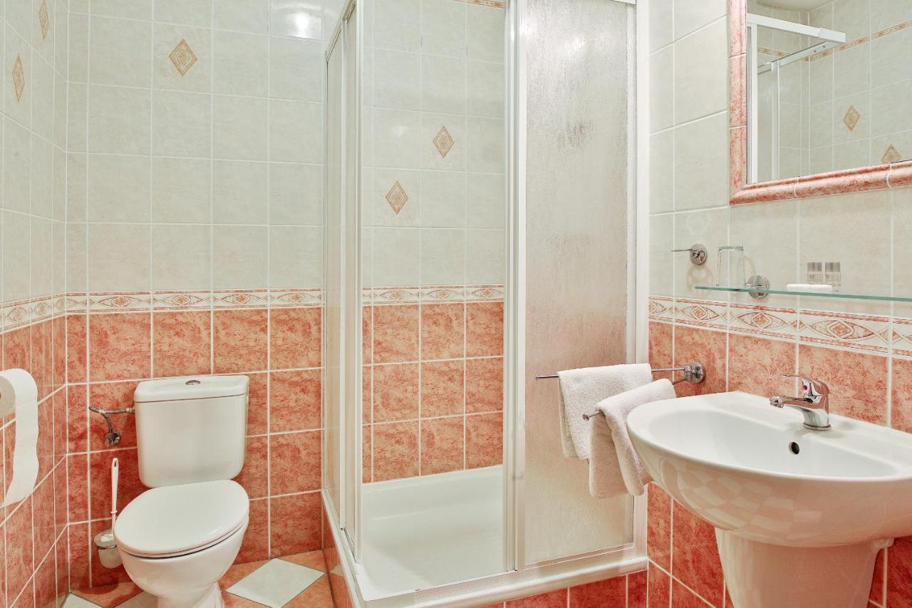 Attic Hotel Praha Bagian luar foto
