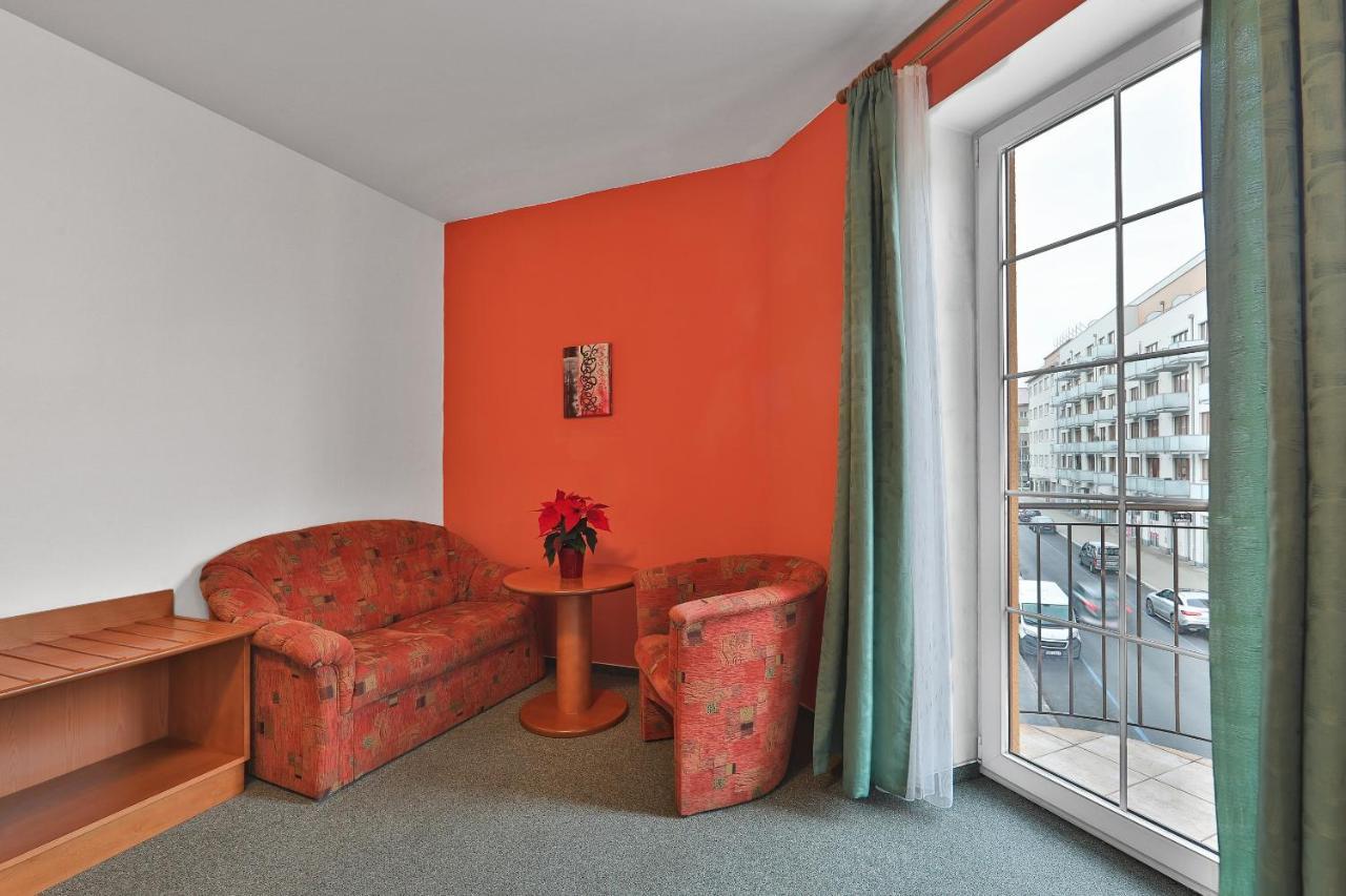 Attic Hotel Praha Bagian luar foto